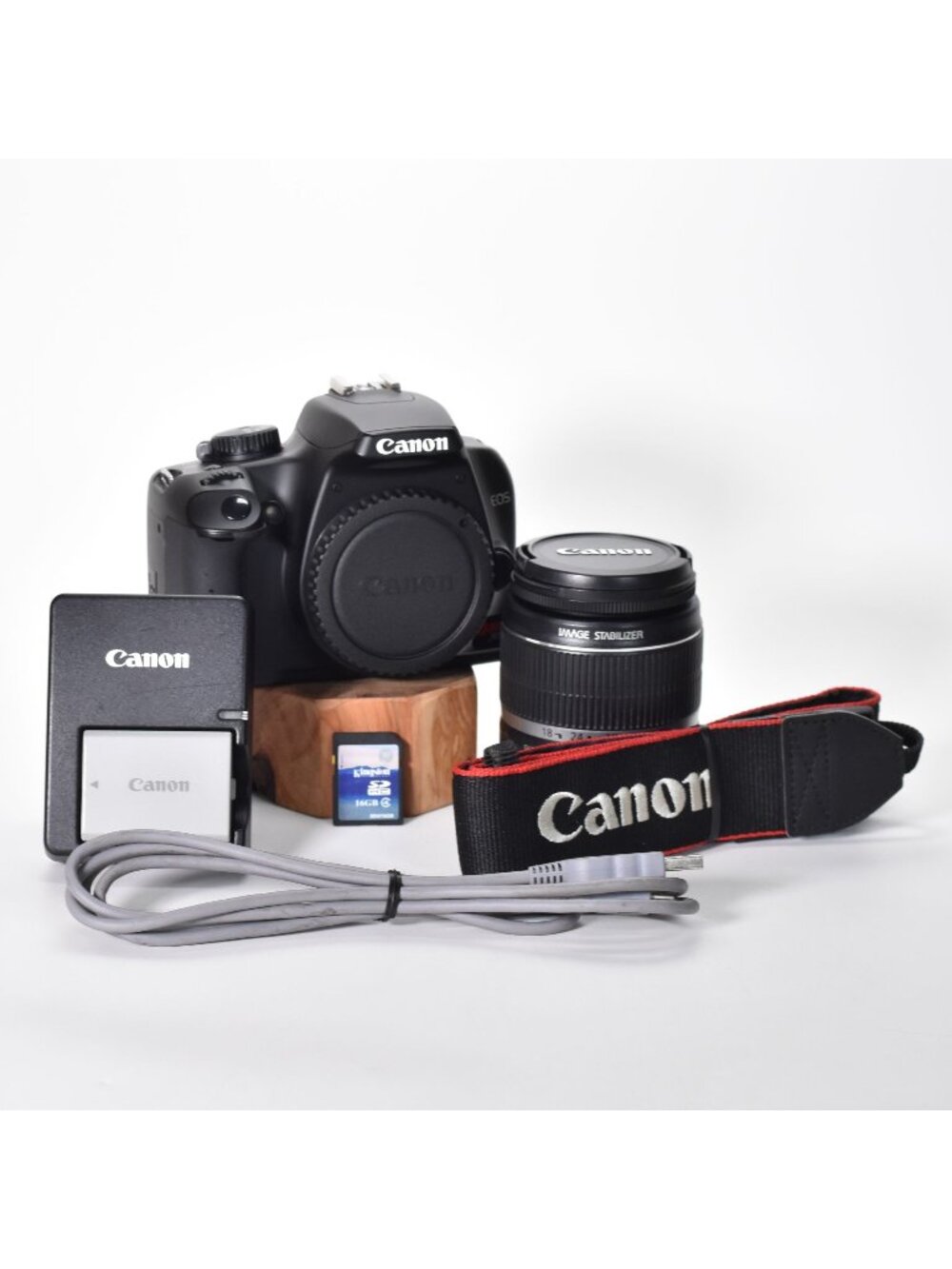 Canon EOS XS SLR Digital Camera 10MP Canon 18-55mm Lens 7658 Clicks 16GB SD Card
